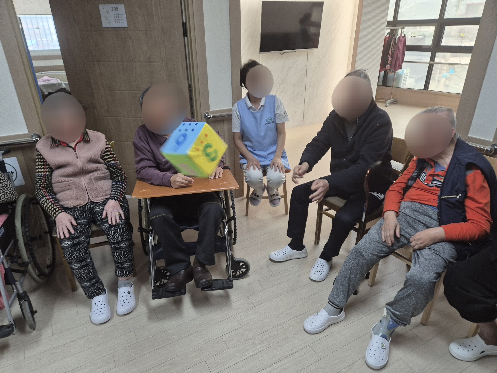 1794442064_5htc9zeD_cdab1c7c3f07c1d4e6ec78c16a9f1504826d2d9e.jpg 이미지크게보기