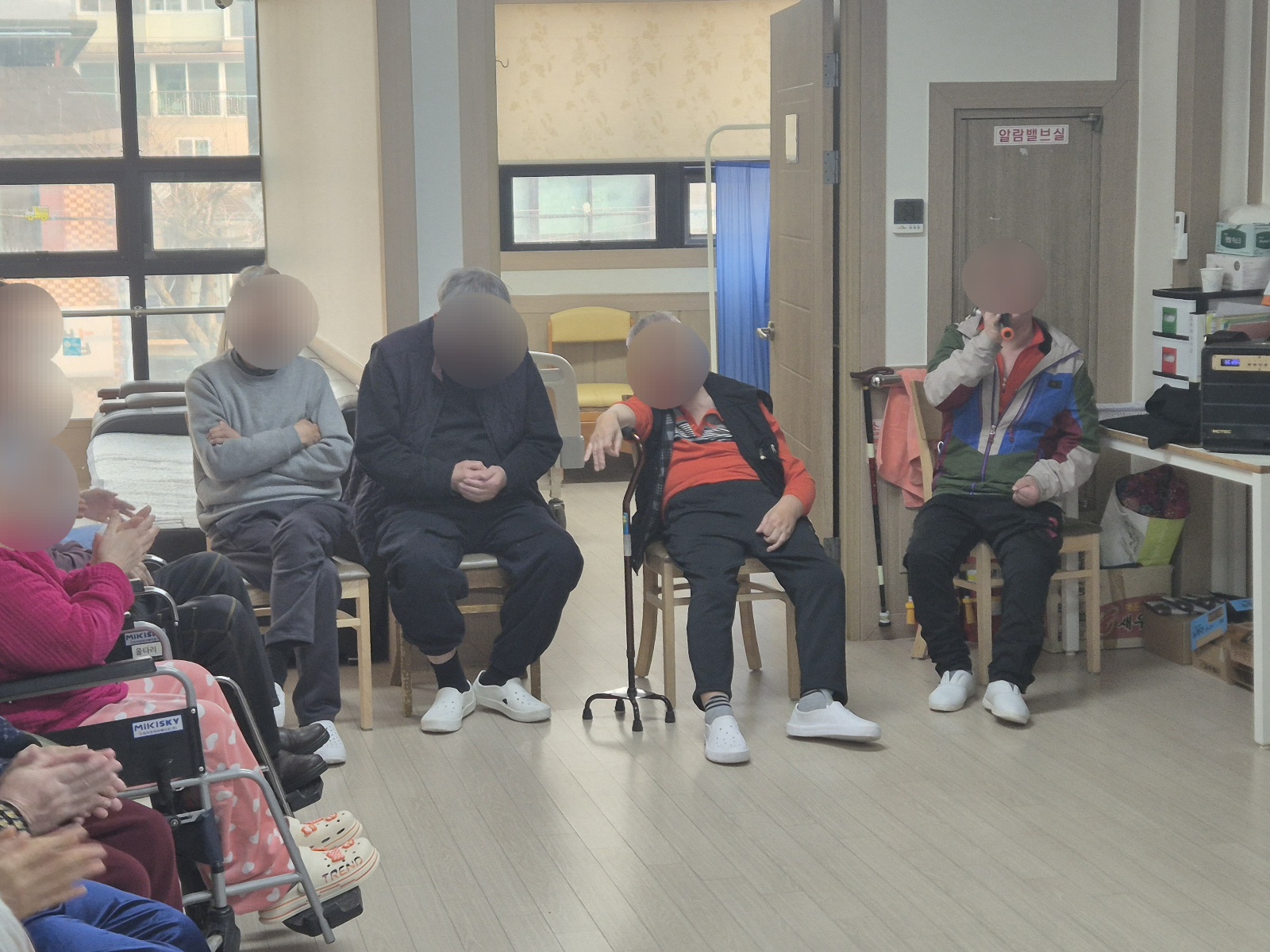 1794442064_ra0ZpoPT_a1db7c2927f416e71250d926f1e11861c00f1e66.jpg 이미지크게보기