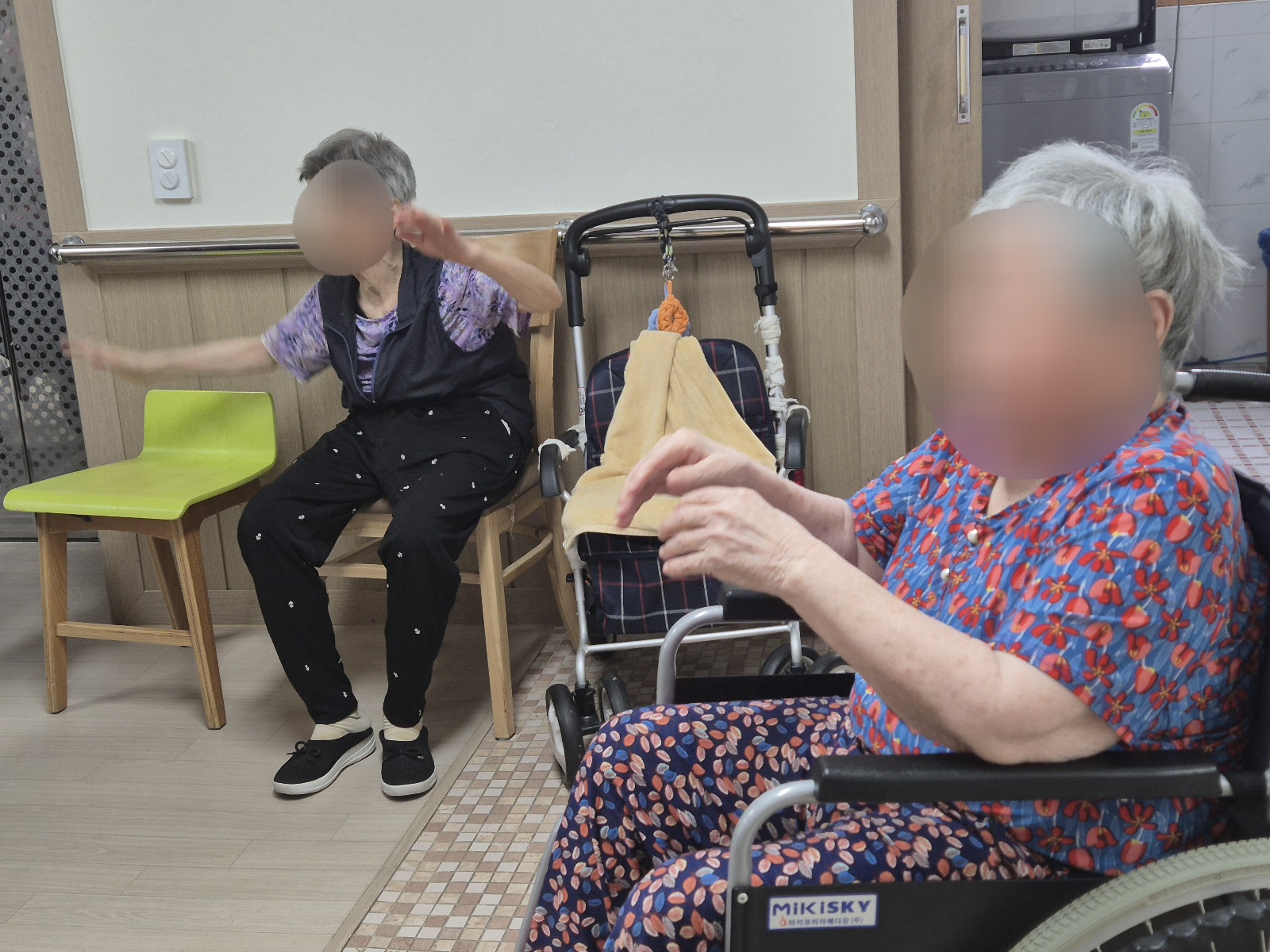 1794442064_z1fBysUF_1f77f269245d8f8f381e404edca0b54029af1ad1.jpg 이미지크게보기
