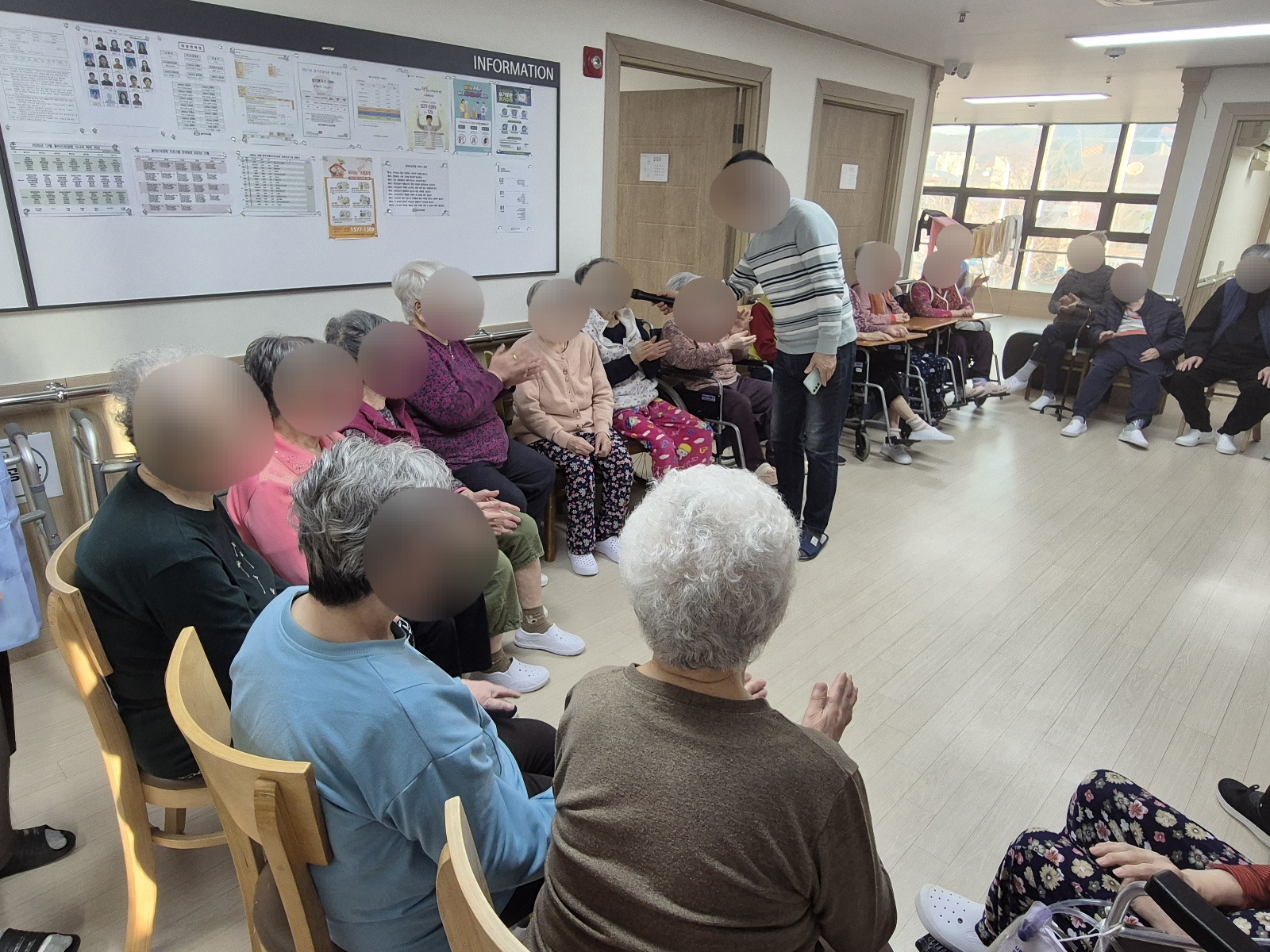 1794442064_zcrBpAxW_3a50a3533ecb02f3a122680159e6640719db7d9b.jpg 이미지크게보기